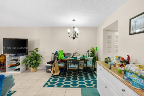 Condo in Deerfield Beach, Florida, 1 bedroom  № 2000248 - photo 9