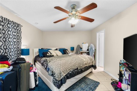 Condo in Deerfield Beach, Florida, 1 bedroom  № 2000248 - photo 13