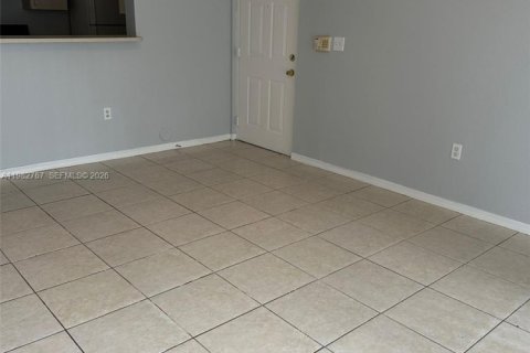 Copropriété à louer à Pembroke Pines, Floride: 1 chambre, 68.93 m2 № 2048027 - photo 5