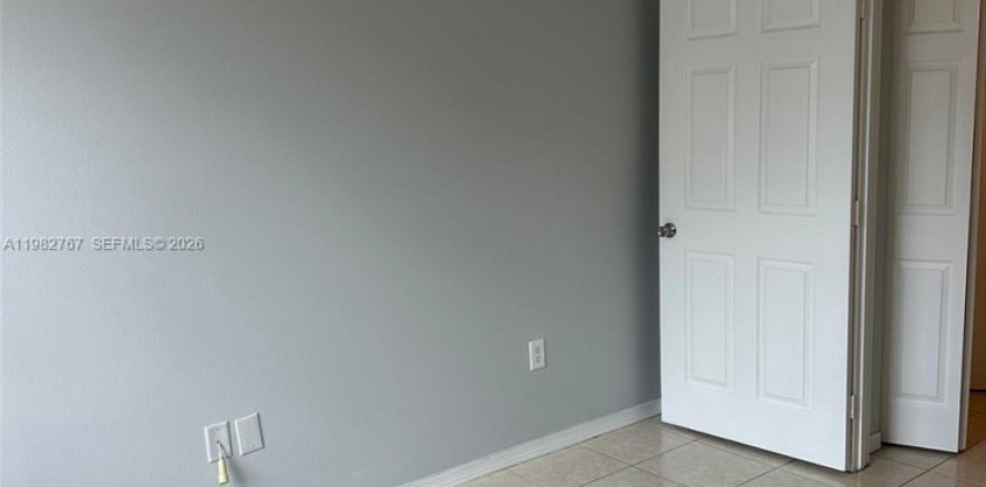 Condo à Pembroke Pines, Floride, 1 chambre  № 2048027