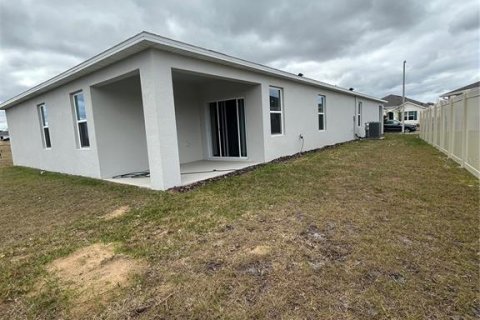 House in Haines City, Florida 3 bedrooms, 157.93 sq.m. № 2111946 - photo 8