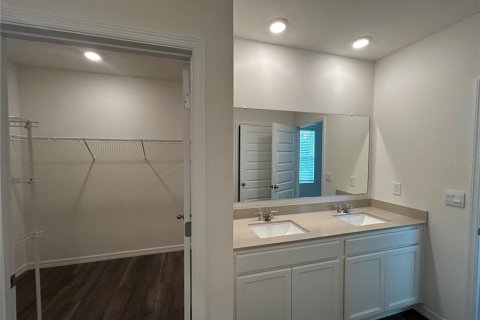 House in Haines City, Florida 3 bedrooms, 157.93 sq.m. № 2111946 - photo 5