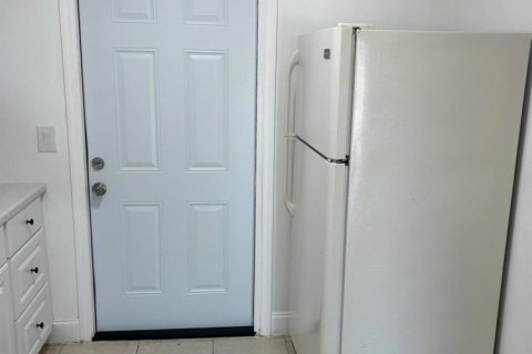 Apartamento en alquiler en West Palm Beach, Florida, 2 dormitorios, 64.57 m2 № 1217404 - foto 1