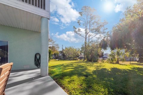 House in Hernando Beach, Florida 4 bedrooms, 233.37 sq.m. № 1557415 - photo 26