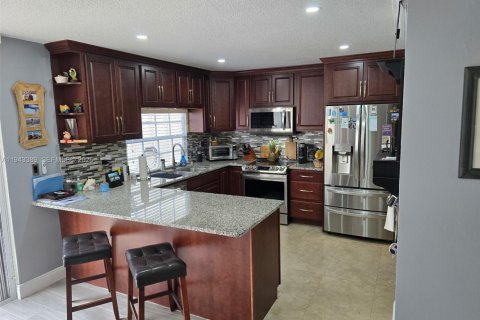 Adosado en alquiler en Miami, Florida, 3 dormitorios, 157.93 m2 № 2054230 - foto 5