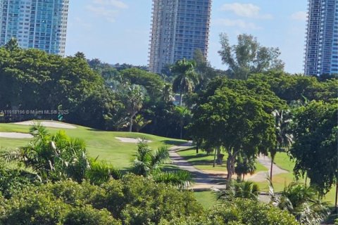 Condo in Aventura, Florida, 1 bedroom  № 1973016 - photo 4