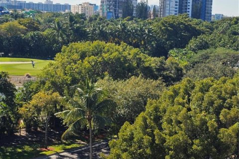 Condo in Aventura, Florida, 1 bedroom  № 1973016 - photo 8