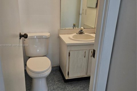 Condo in Aventura, Florida, 1 bedroom  № 1973016 - photo 22