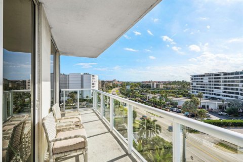 Condo in South Palm Beach, Florida, 3 bedrooms  № 2158417 - photo 24