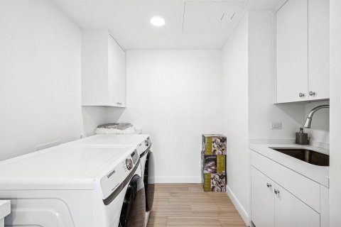 Condo in South Palm Beach, Florida, 3 bedrooms  № 2158417 - photo 13