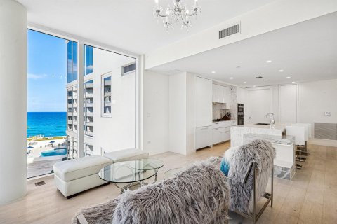 Condo in South Palm Beach, Florida, 3 bedrooms  № 2158417