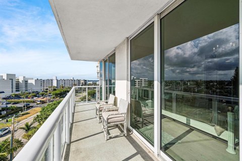 Condo in South Palm Beach, Florida, 3 bedrooms  № 2158417 - photo 25