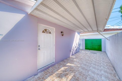 Casa en alquiler en Miami, Florida, 1 dormitorio, 41.81 m2 № 1998148 - foto 21