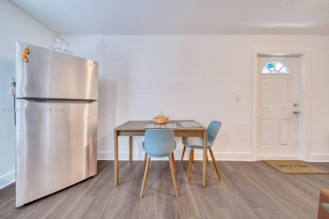 Casa en alquiler en Miami, Florida, 1 dormitorio, 41.81 m2 № 1998148 - foto 5