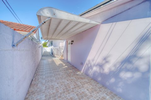 Casa en alquiler en Miami, Florida, 1 dormitorio, 41.81 m2 № 1998148 - foto 22