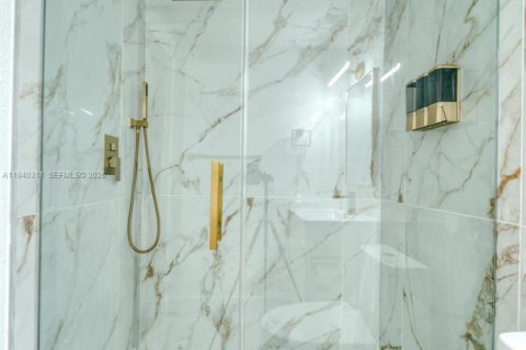 Casa en alquiler en Miami, Florida, 1 dormitorio, 41.81 m2 № 1998148 - foto 11