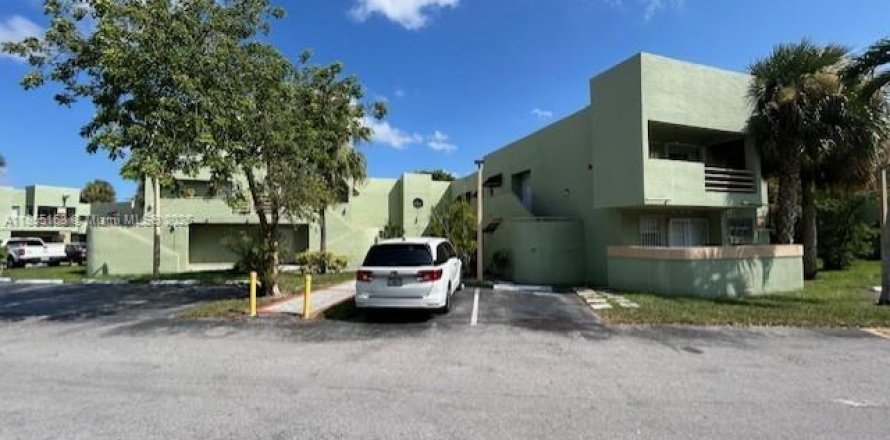 Condo in Miami, Florida, 2 bedrooms № 1875035