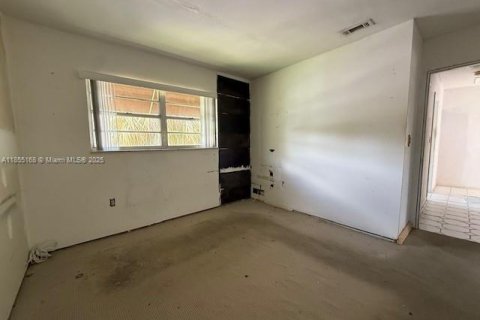 Condo in Miami, Florida, 2 bedrooms  № 1875035 - photo 17