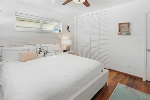 Villa ou maison à vendre à Hollywood, Floride: 2 chambres, 134.52 m2 № 2015997 - photo 28