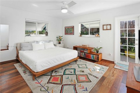 Villa ou maison à vendre à Hollywood, Floride: 2 chambres, 134.52 m2 № 2015997 - photo 25