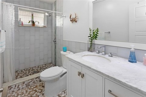 Villa ou maison à vendre à Hollywood, Floride: 2 chambres, 134.52 m2 № 2015997 - photo 30