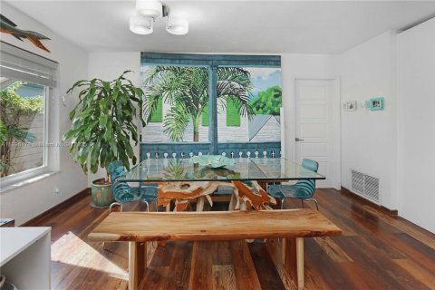 Villa ou maison à vendre à Hollywood, Floride: 2 chambres, 134.52 m2 № 2015997 - photo 21