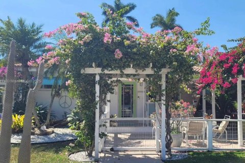 Villa ou maison à vendre à Hollywood, Floride: 2 chambres, 134.52 m2 № 2015997 - photo 4