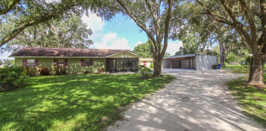 House in Lake Placid, Florida 4 bedrooms, 267.84 sq.m. № 1918755
