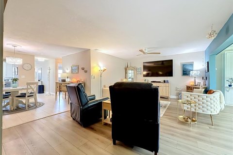 Condo in Gulfport, Florida, 1 bedroom № 2166913 - photo 26