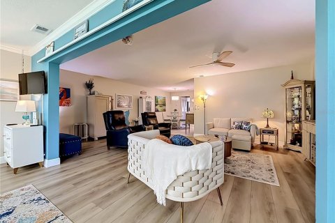Condo in Gulfport, Florida, 1 bedroom № 2166913 - photo 18