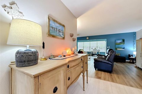 Condo in Gulfport, Florida, 1 bedroom № 2166913 - photo 15
