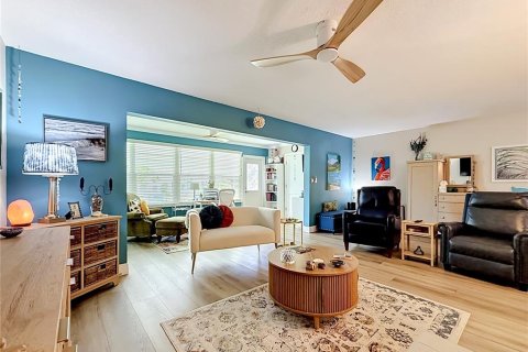 Condo in Gulfport, Florida, 1 bedroom № 2166913 - photo 23