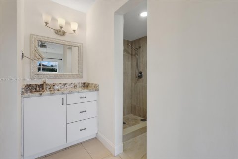Condo in Deerfield Beach, Florida, 2 bedrooms  № 1868537 - photo 16