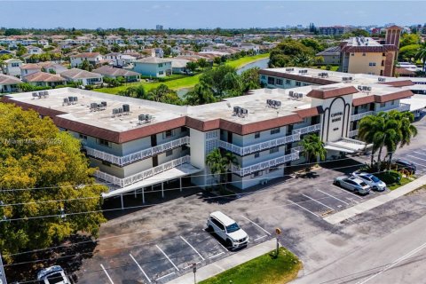 Condo in Deerfield Beach, Florida, 2 bedrooms  № 1868537 - photo 26
