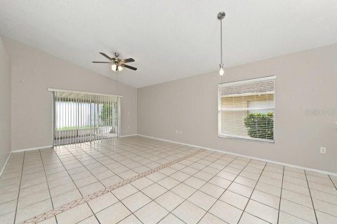 Villa ou maison à louer à Apopka, Floride: 3 chambres, 125.79 m2 № 2415439 - photo 5