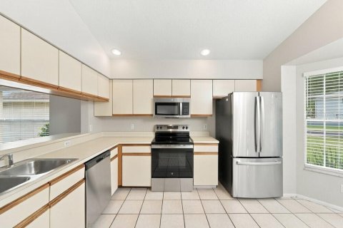 Villa ou maison à louer à Apopka, Floride: 3 chambres, 125.79 m2 № 2415439 - photo 8