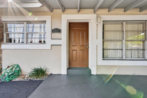 House in Fort Lauderdale, Florida 3 bedrooms, 101.45 sq.m. № 1997771