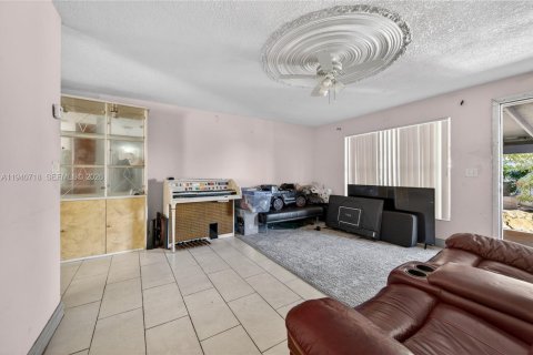 Купить виллу или дом в Форт-Лодердейл, Флорида 3 спальни, 101.45м2, № 1997771 - фото 15