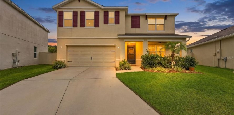 Casa en Seffner, Florida 5 dormitorios, 248.42 m2 № 2384029