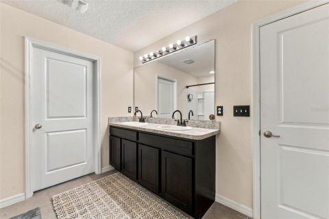 Casa en venta en Seffner, Florida, 5 dormitorios, 248.42 m2 № 2384029 - foto 10