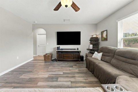 Casa en venta en Seffner, Florida, 5 dormitorios, 248.42 m2 № 2384029 - foto 8