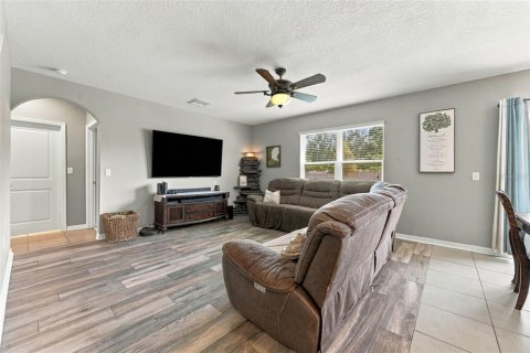 Casa en venta en Seffner, Florida, 5 dormitorios, 248.42 m2 № 2384029 - foto 7