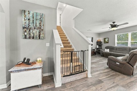 Casa en venta en Seffner, Florida, 5 dormitorios, 248.42 m2 № 2384029 - foto 9