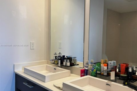 Condominio en venta en Miami, Florida, 1 dormitorio, 68.56 m2 № 2050984 - foto 12