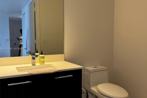 Condominio en venta en Miami, Florida, 1 dormitorio, 68.56 m2 № 2050984 - foto 13