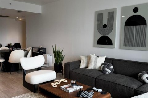 Condominio en venta en Miami, Florida, 1 dormitorio, 68.56 m2 № 2050984 - foto 3