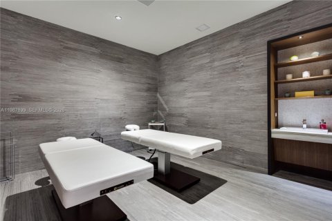 Condominio en venta en Miami, Florida, 1 dormitorio, 68.56 m2 № 2050984 - foto 23