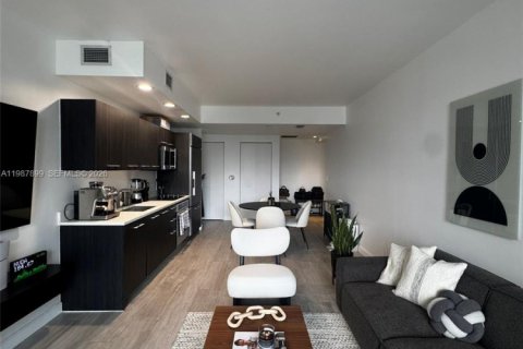 Condominio en venta en Miami, Florida, 1 dormitorio, 68.56 m2 № 2050984 - foto 6