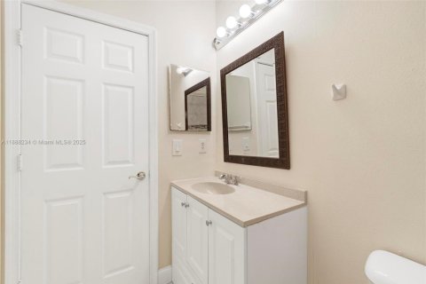 Снять в аренду таунхаус в Мирамар, Флорида 3 спальни, 155.05м2, № 2017352 - фото 23