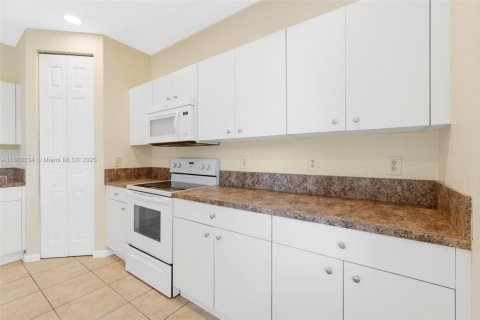 Снять в аренду таунхаус в Мирамар, Флорида 3 спальни, 155.05м2, № 2017352 - фото 12